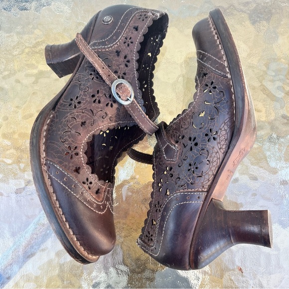 Neosens Rococo Tooled Brown Leather Mary Janes Spool Heel - Picture 4 of 14